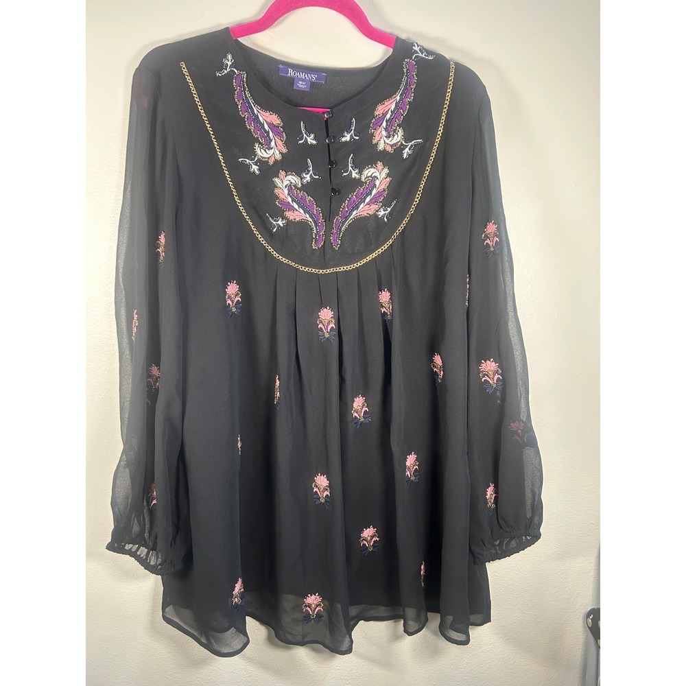 Roaman's Black Top with Applique Design Size 16W
